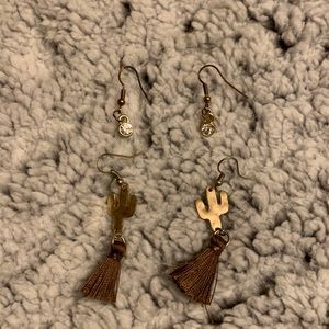 Dangle earrings